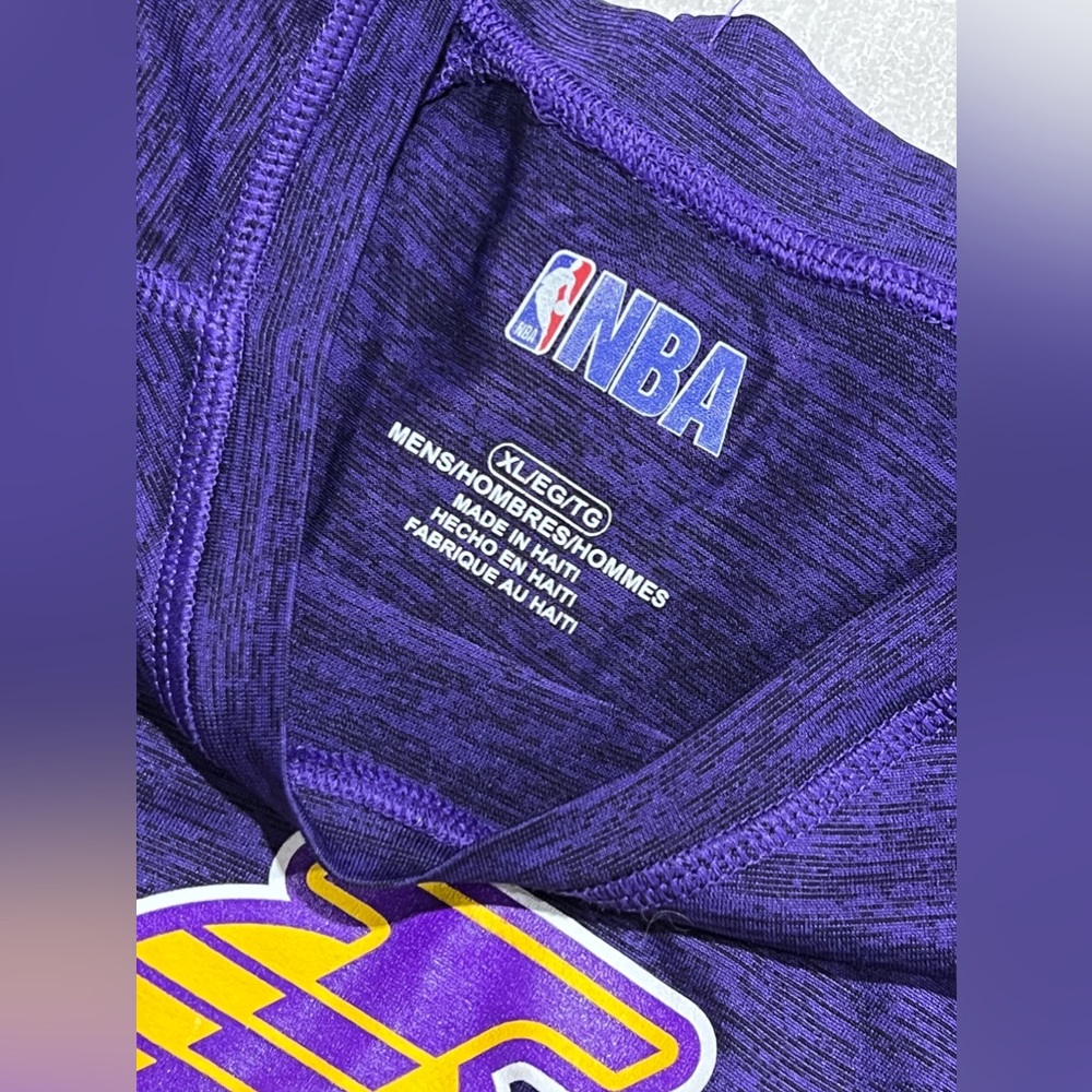 Men’s Los Angeles Lakers Long Sleeve.